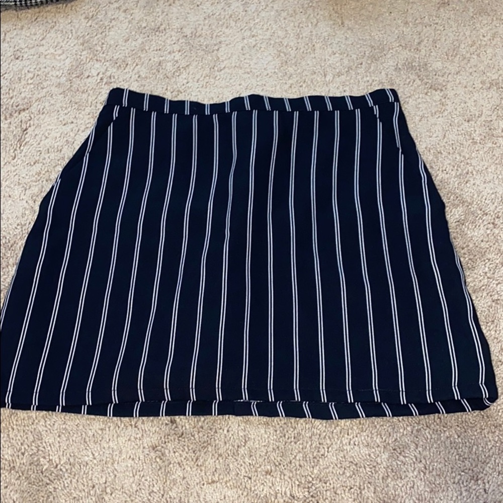 navy and white striped pencils skirt